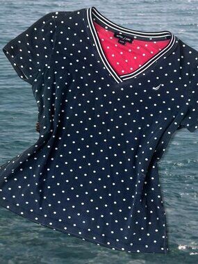 Nautica preppy navy polka dot v neck tee ⭐️ size medium 2000s clueless vibe